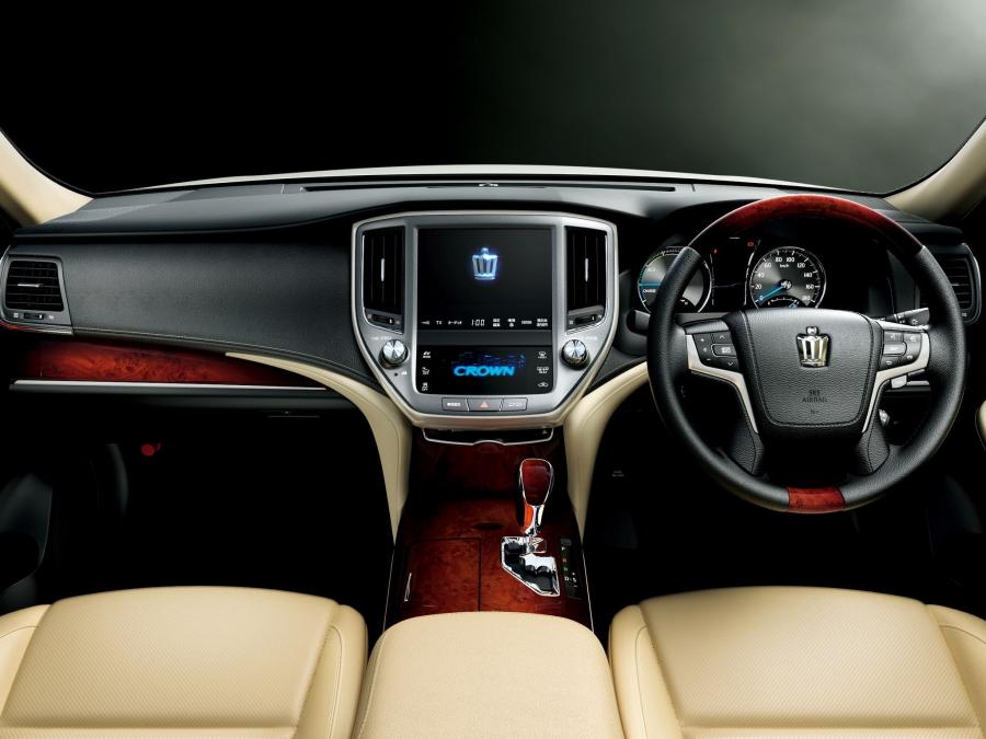  Toyota Crown Majesta 2013 года  (фото 3 из 9)